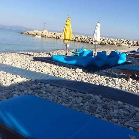 Agali 1 Mesonet In Front Of The Sea Apartment Akrogiali Exterior foto