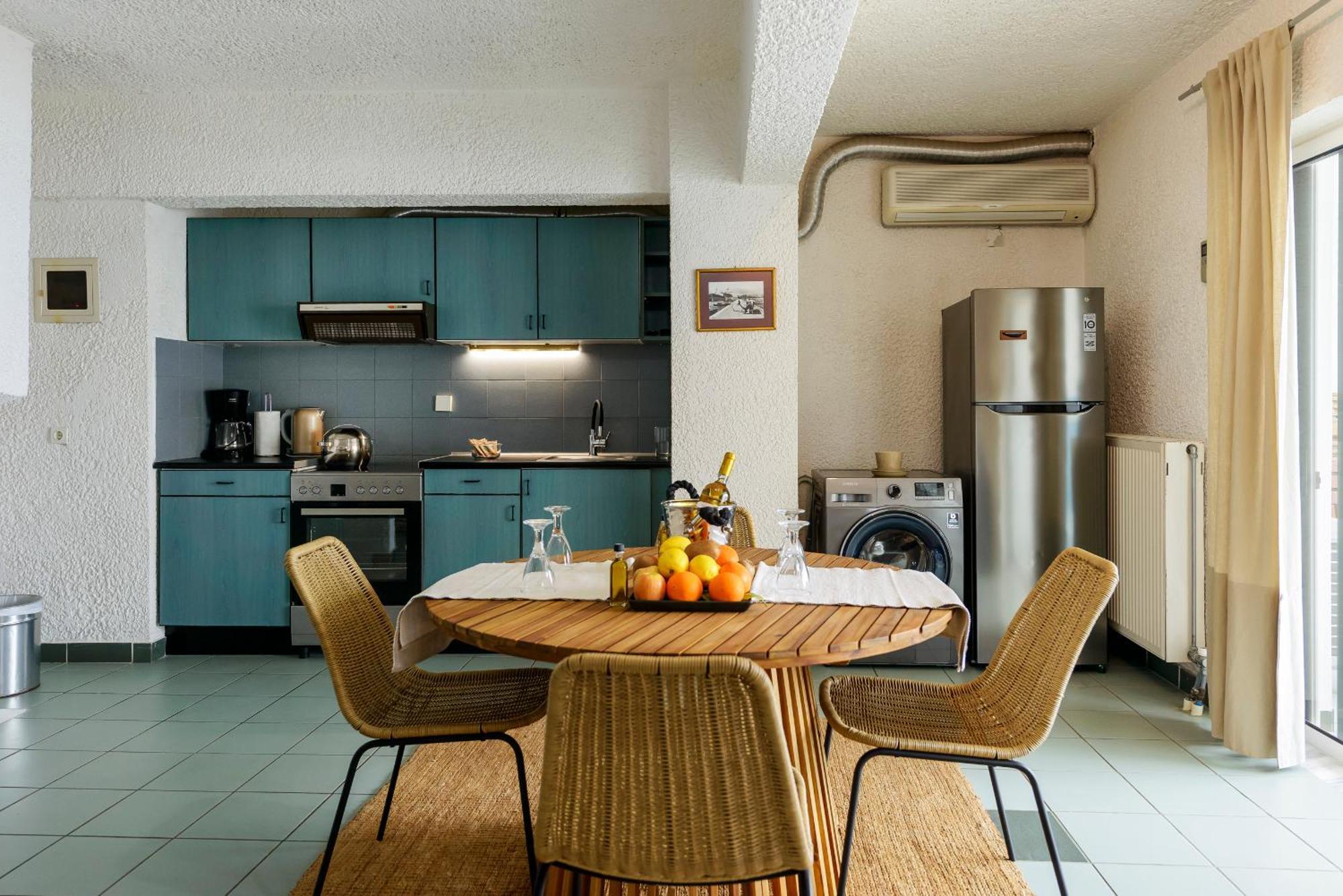 Agali 1 Mesonet In Front Of The Sea Apartment Akrogiali Exterior foto