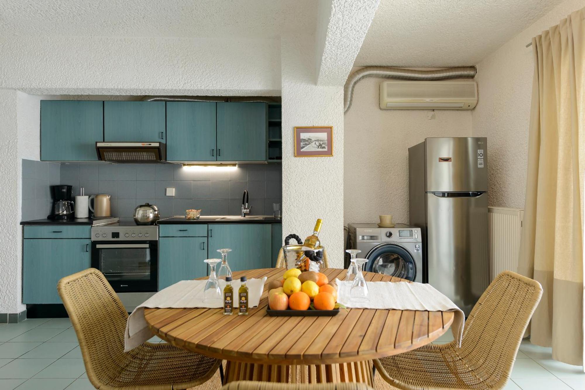 Agali 1 Mesonet In Front Of The Sea Apartment Akrogiali Exterior foto