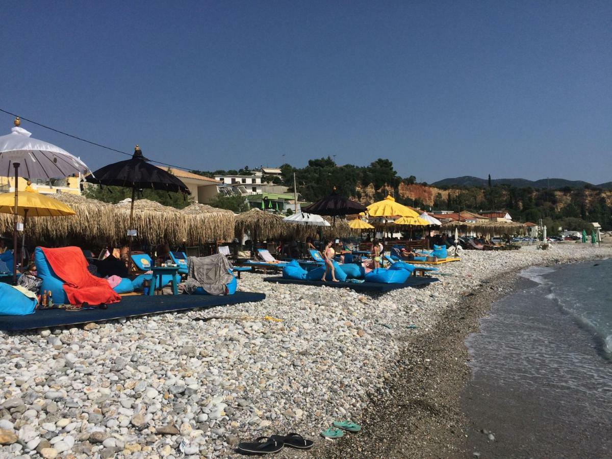 Agali 1 Mesonet In Front Of The Sea Apartment Akrogiali Exterior foto